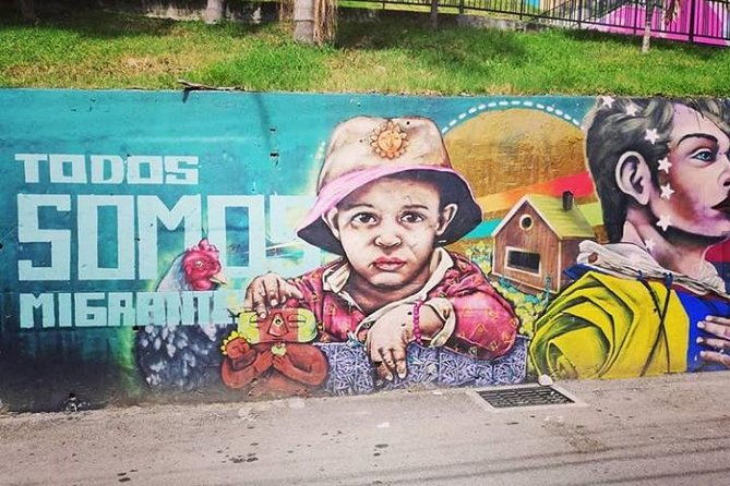 private-tour-of-comuna-13-graffiti-combined-with-pablo-escobar