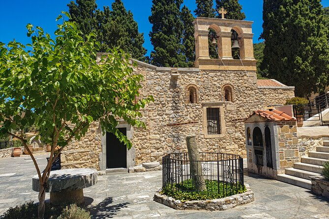 private-tour-of-crete-with-knossos-palace-and-lassithi-plateau