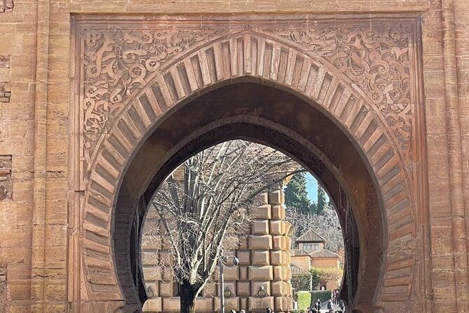 private-tour-of-the-alhambra-of-granada-2