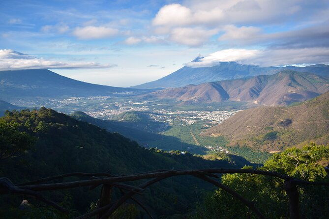 private-tour-to-hobbitenango-by-mule-and-buggy
