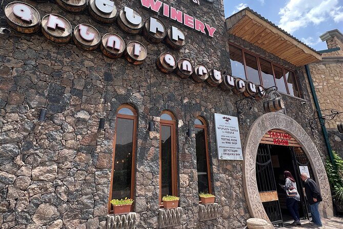 private-tour-to-khor-virap-areni-winery-noravank