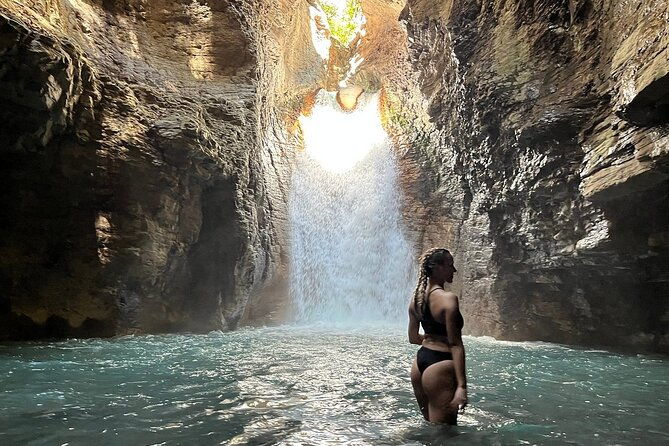 private-tour-to-la-leona-waterfall-with-lunch-included