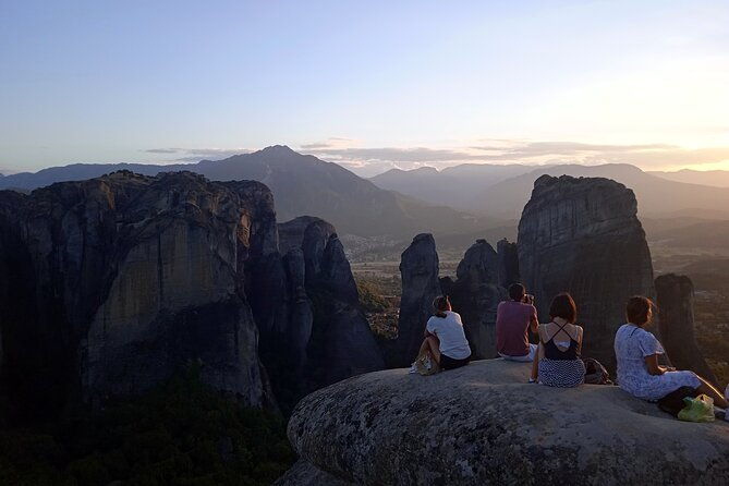 private-tour-to-meteora-rocks-from-volos
