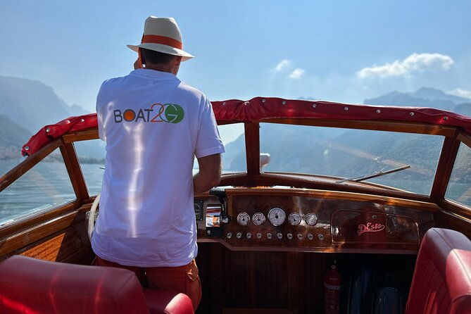 private-tour-with-classic-wooden-boat-on-lake-como-2