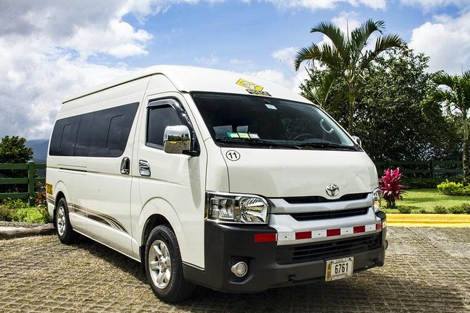 private-transfer-from-la-fortuna-to-manuel-antonio-from-11-to-15-passengers