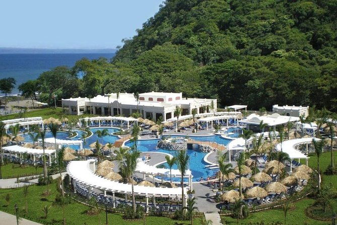 private-transfer-from-liberia-airport-to-riu-guanacaste-or-riu-palace-costa-rica