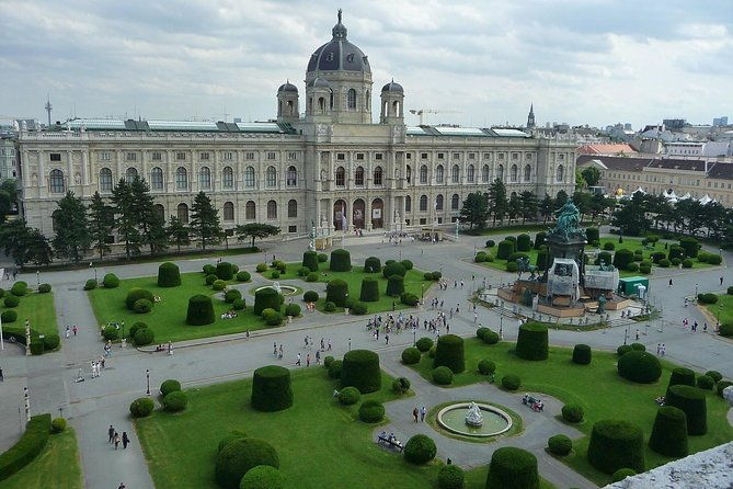 private-transfer-from-salzburg-to-vienna-door-to-door-english-speaking-driver