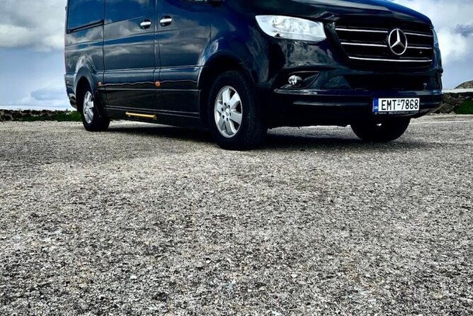 private-transportation-from-airport-to-oia