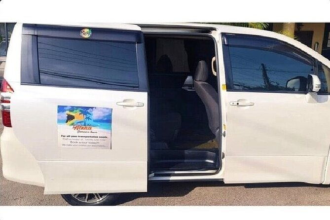 private-transportation-to-from-dolphin-cove-in-montego-bay