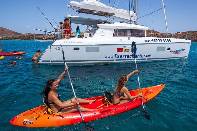 private-trips-to-lobos-island-in-catamaran-lagoon-421-2
