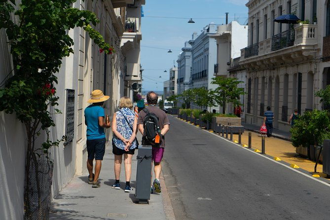 private-walking-tour-in-montevideo