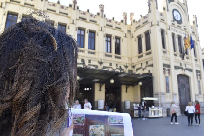 private-walking-tour-of-games-and-history-in-the-center-of-valencia-2