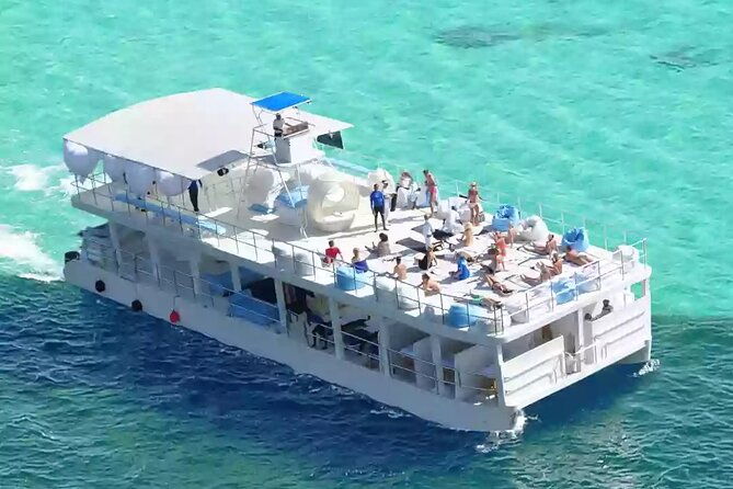 punta-cana-adults-only-excursion-to-the-only-floating-day-spa