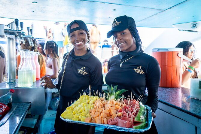 punta-cana-booze-cruise-snorkeling-sand-bar-with-entertainment