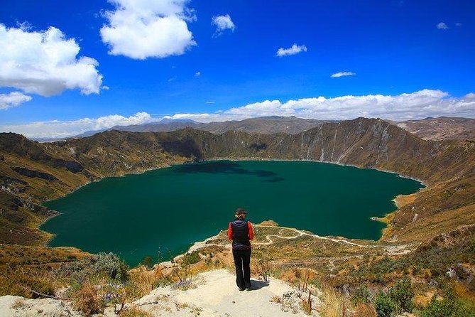 quilotoa-lagoon-and-volcanoes-avenue-day-trip-with-entrances