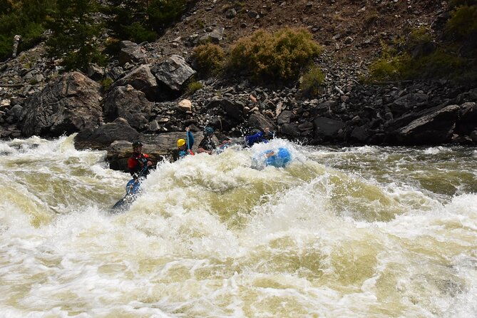 raft-through-gore-canyon-class-v-ultimate-advanced-white-water-rafting-2