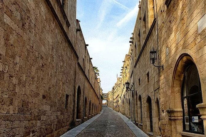 rhodes-medieval-town-and-lindos-acropolis-guided-tour-with-minibus