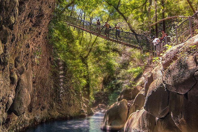 rincon-de-la-vieja-one-day-waterfalls-expedition