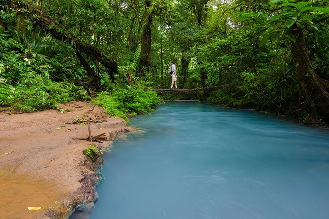 rio-celeste-and-tenorio-volcano-hike-with-lunch