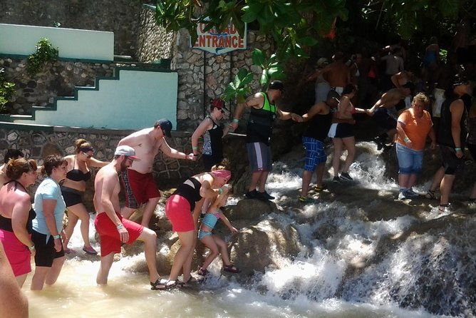 river-tubing-dunns-river-falls-ocho-rios-excursion