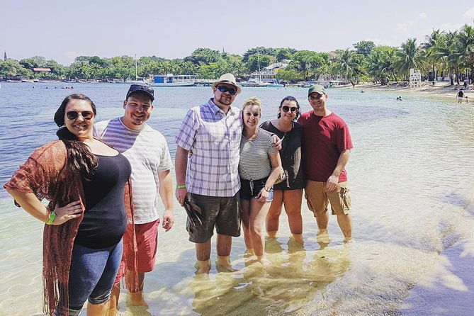 roatan-monkey-and-sloth-tour-with-chocolate-and-rum-factory
