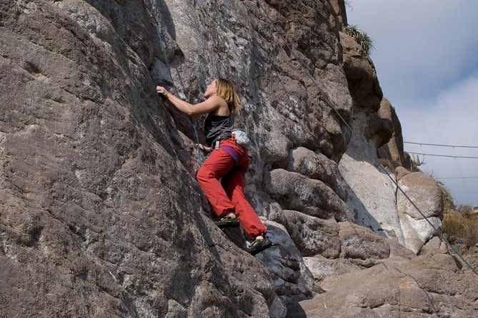 rock-climbing-arequipa-in-valle-de-chilina