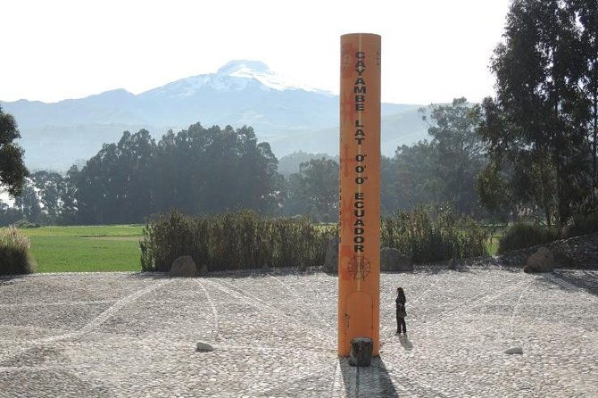 rose-plantation-equator-line-and-otavalo-market-private-tour