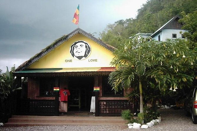 round-trip-shuttle-transportation-to-nine-mile-from-montego-bay