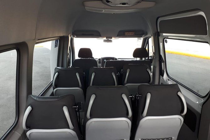 round-trip-transfer-liberia-airport-lir-to-riu-guanacaste-hotel