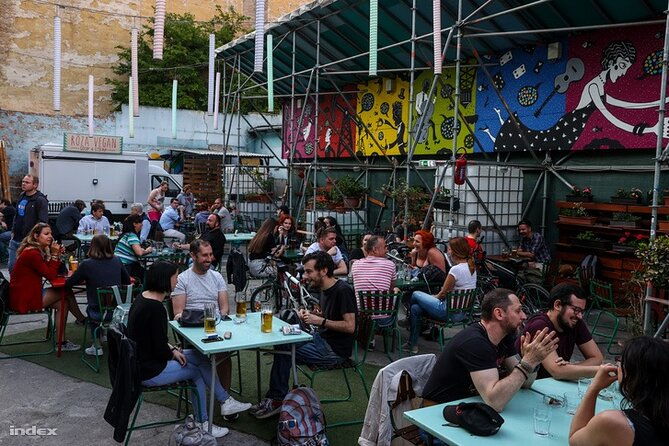 ruin-bars-tour-culture-history-and-drinks-promo-price