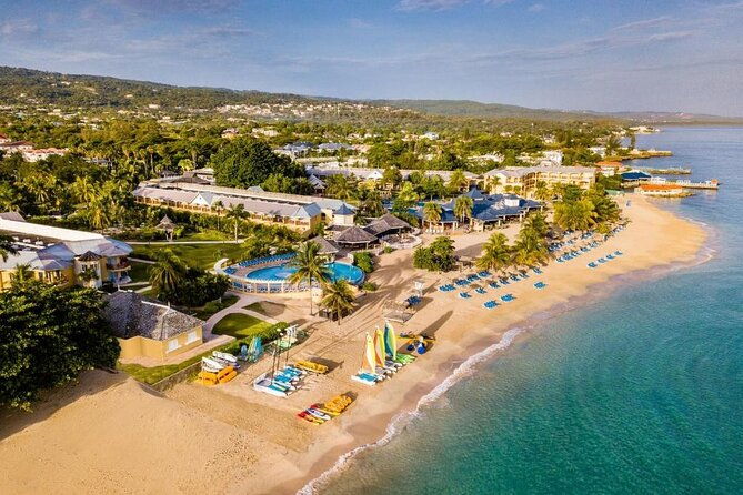 runaway-bay-hotels-airport-transfer