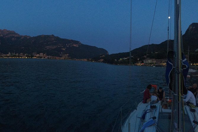 sailing-at-sunset-on-lake-como-how-to-escape-from-daily-routine