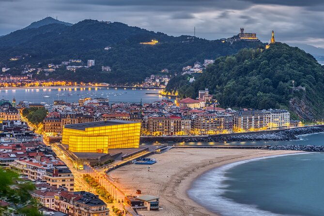 san-sebastian-historic-walking-tour-in-small-group