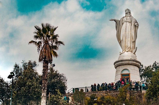 santiago-like-a-local-private-walking-tour-with-coffee-markets-street-food-and-san-cristobal-hill