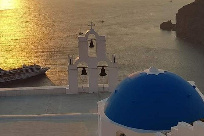 santorini-private-tour-in-the-picturesque-village-of-oia-2
