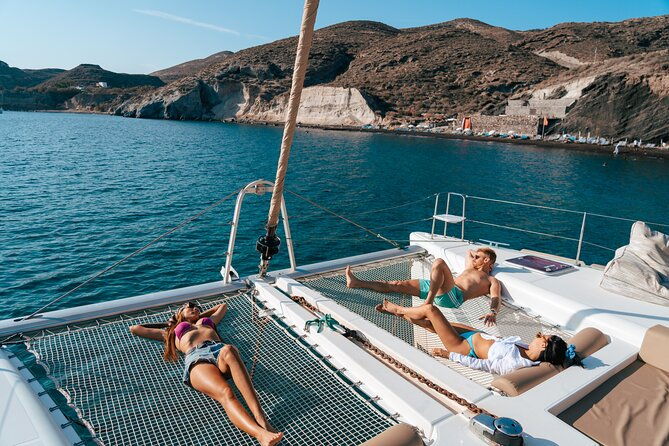 santorini-sunset-sailing-cruise-dinner-bbq-open-bar-transfers