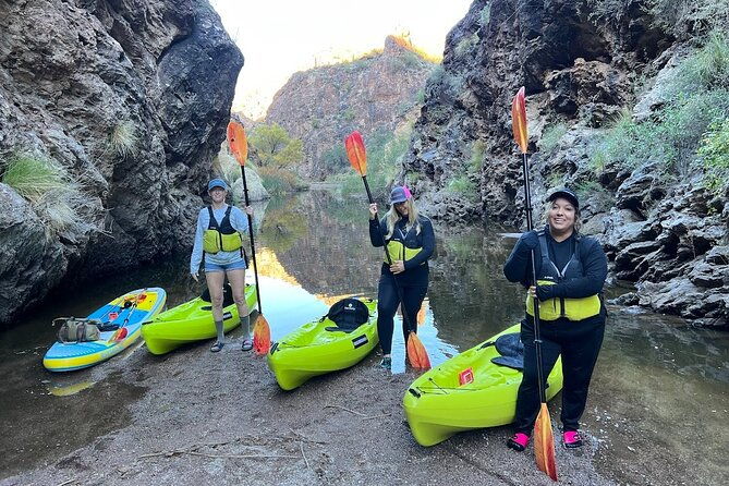scenic-guided-kayaking-tour-on-saguaro-lake