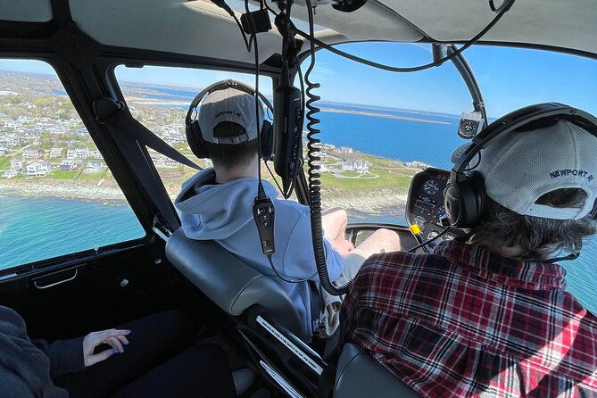 scenic-tour-of-newport-ri-by-helicopter-3-person-mansion-tour
