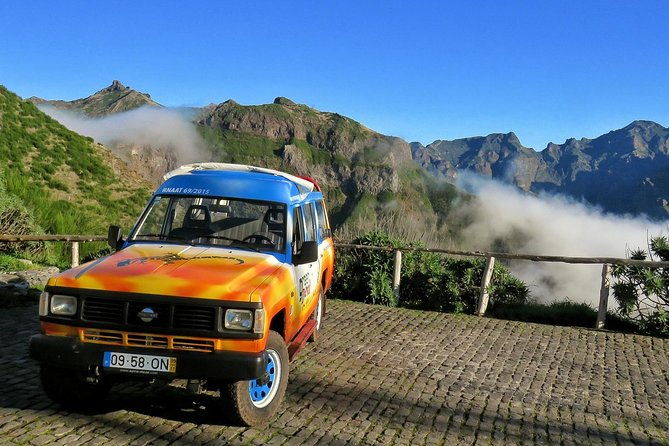 sea-cliff-mountains-private-4x4-tour