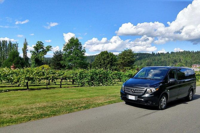 seattle-wine-and-waterfall-luxury-small-group-day-tour-with-lunch-2