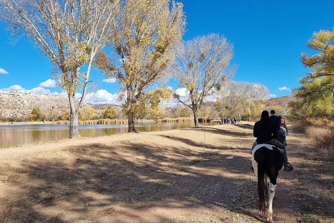sedona-horseback-rides-at-dead-horse-ranch-with-river-crossing