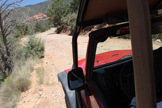 sedona-jeep-tour-private-mild-4x4-red-rock-panoramic
