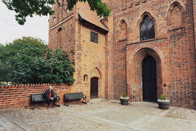 self-guided-audio-walking-tour-through-kurt-wallanders-ystad