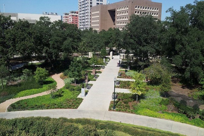 self-guided-scavenger-hunt-houstons-museum-district