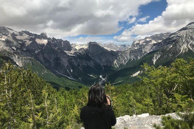 semi-private-hiking-tour-theth-valbona-koman-lake-in-3-days