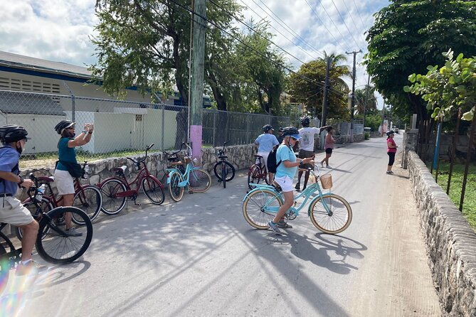 shared-island-bike-tour-in-bailey-town