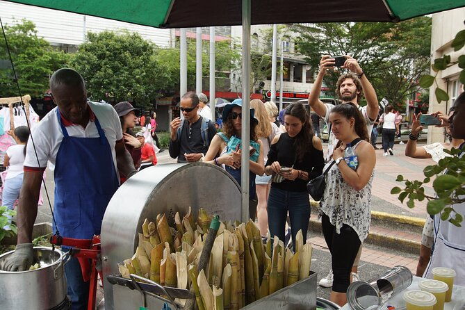 shared-tour-of-the-historical-and-cultural-center-of-medellin