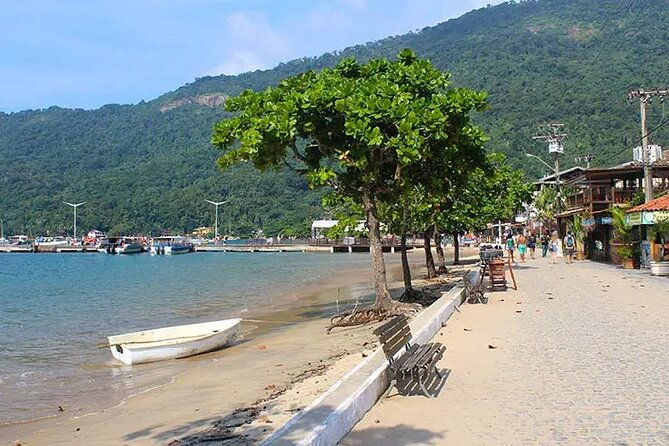 shared-transport-from-paraty-to-ilha-grande
