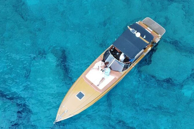 shipwreck-and-blue-caves-yacht-tour-2
