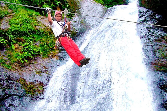 shore-excursion-puntarenas-mega-zipline-18-cables-11-falls